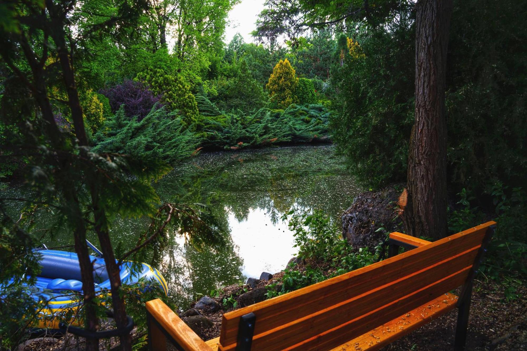 Ma Byurakan Bagian luar foto